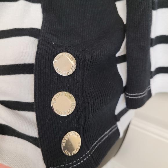 Tommy Hilfiger Black And White Striped Top NWOT - Picture 4 of 12